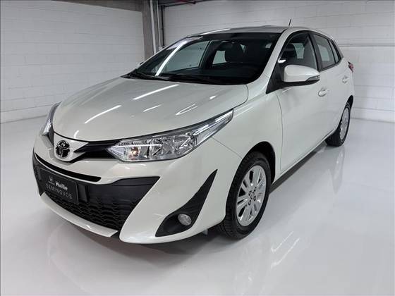 TOYOTA YARIS 1.3 16V FLEX XL PLUS TECH MULTIDRIVE TOYOTA YARIS 1.3 16V FLEX XL PLUS TECH MULTIDRIVE